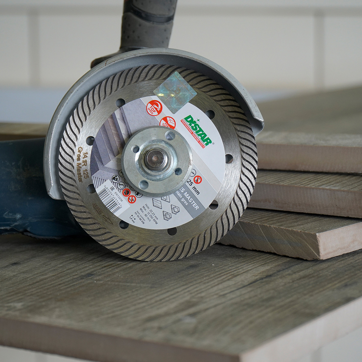 Disc diamantat DISTAR pentru placi ceramici Gres Master d115