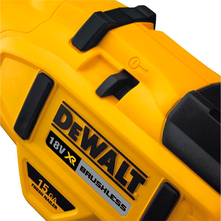 Pistol de batut cuie otel/beton DeWALT DCN650N