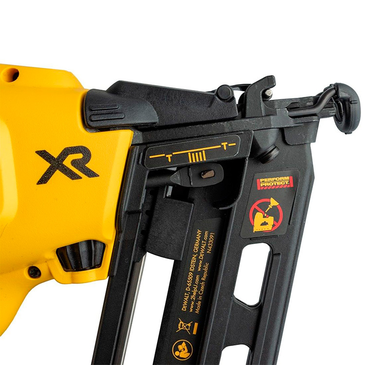 Pistol de batut cuie otel/beton DeWALT DCN660D2