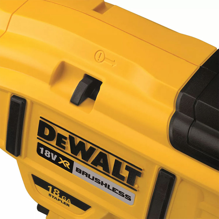 Capsator cu baterie DEWALT DCN681N