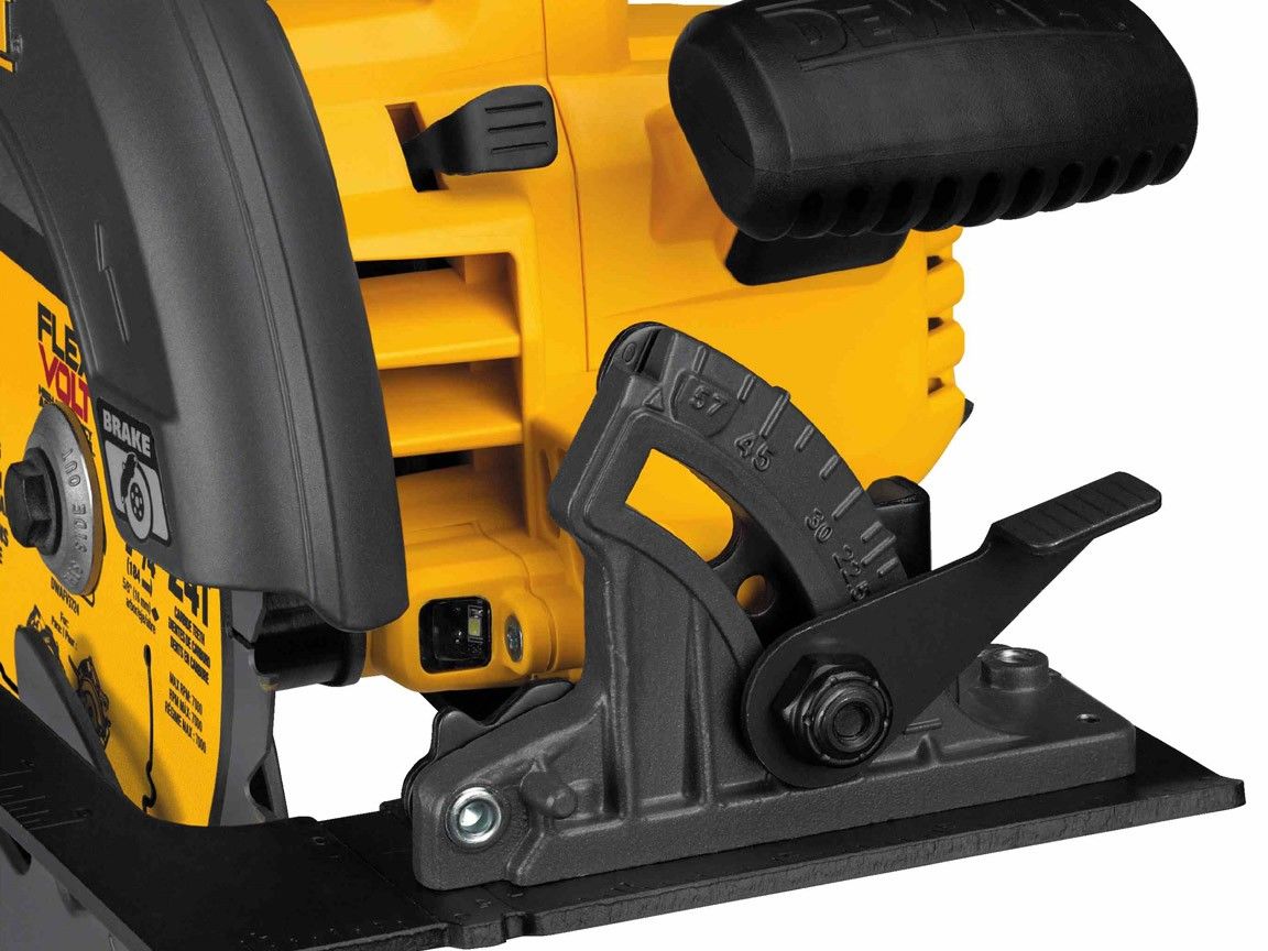 Ferestrau ciurcular DeWALT DCS576N
