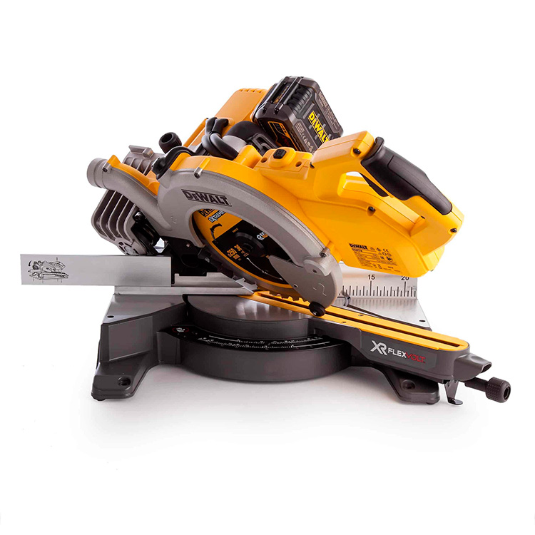 Fierăstrău circular DeWALT DCS778T2